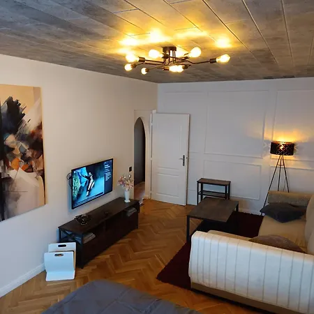 Apartment One Mile To The Center